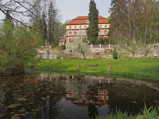 Lčovice zámek P4291519.jpg